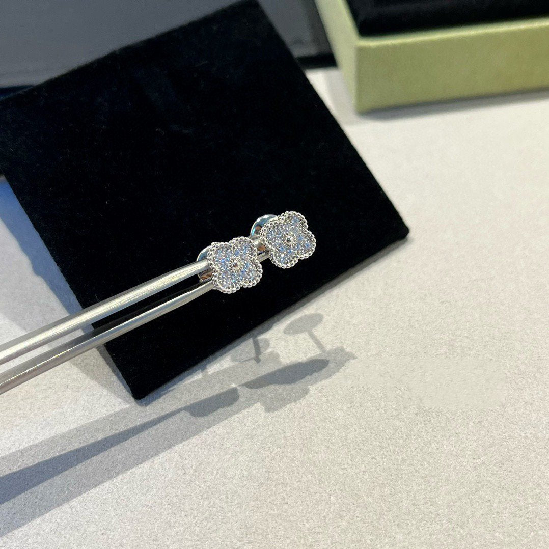[Super CiCi ]CLOVER MINI DIAMOND STUD EARRINGS