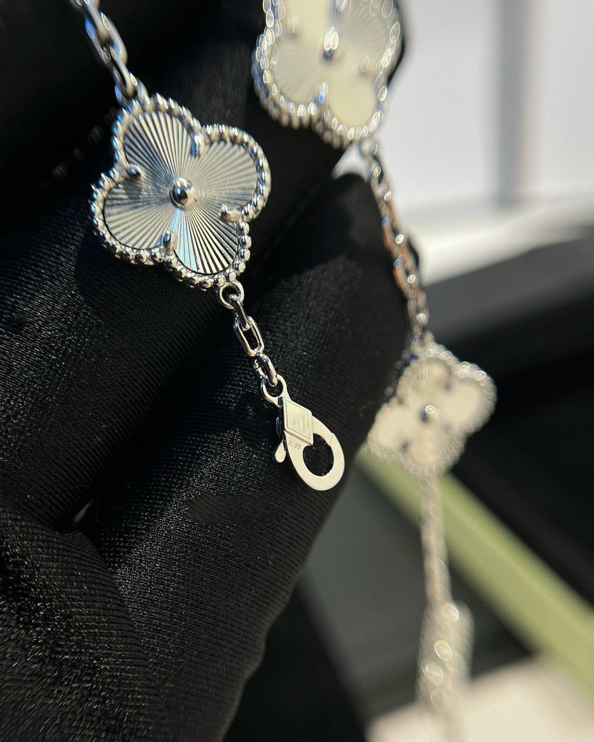 [Super CiCi ] CLOVER 5 MOTIF LASER BRACELET COLLECTION